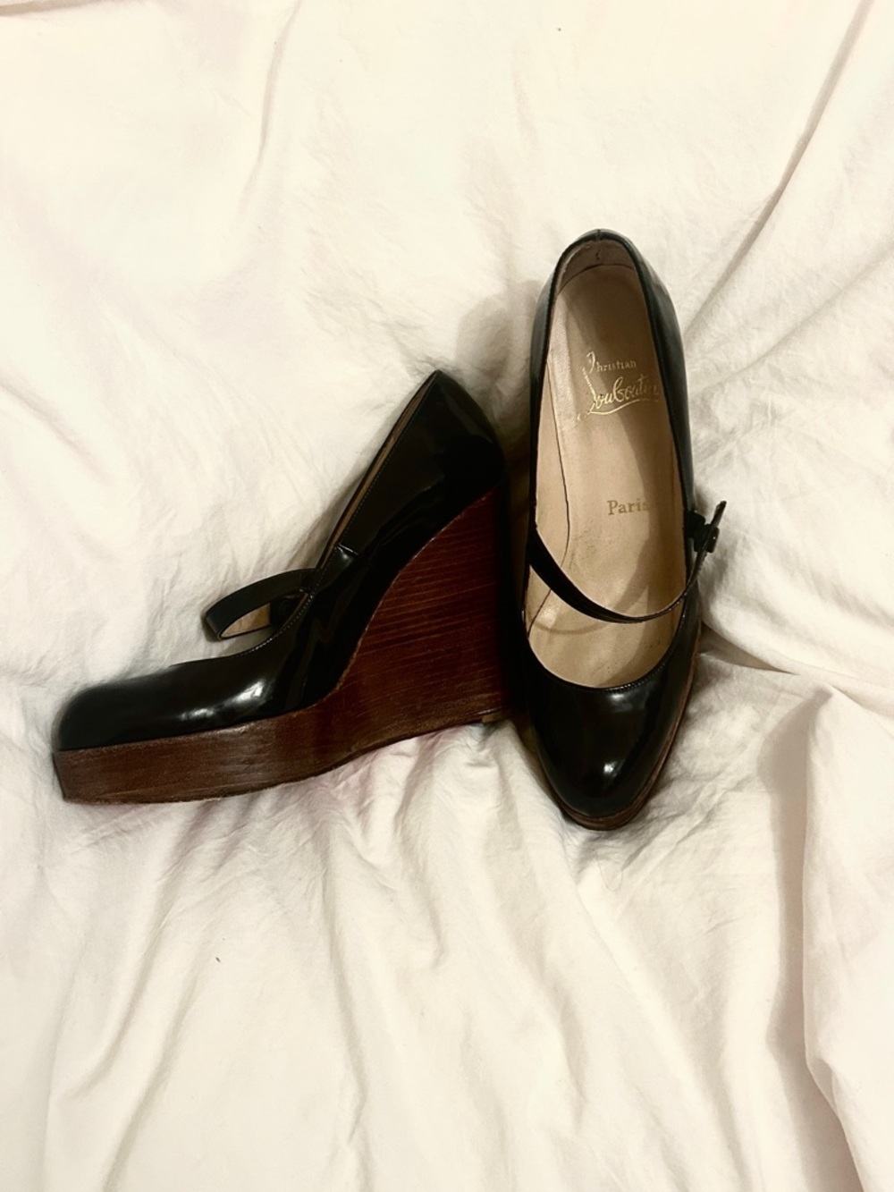 Christian Louboutin Black Patent Mary Jane Flats with Strap - Picture 2 of 6